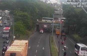 El accidente ocurrió en inmediaciones del deprimido de la Terminal de Transportes del Norte. FOTO: Cortesía Secretaría de Movilidad