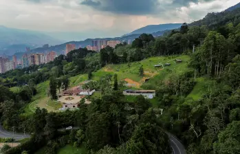 Vista aérea del lote de Aguas Vivas, ubicado en el suroriente de Medellín. FOTO: El Colombiano
