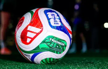 Este es el balón con el que se jugará en el Mundial de fútbol de 2026. FOTO AFP