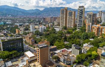 Corficolombiana estima que la proporción de familias con ingresos suficientes para adquirir una vivienda de Interés Prioritario (VIP) pasaría de 34,5% en 2025 a 30,1% en 2026. En el caso de la vivienda VIS el indicador caería de 16,1% a 13,1%. Foto: Camilo Suárez
