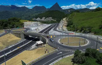 Covipacífico habilitó este mes el tramo de 13 kilómetros entre Camilo C y La Siria (Titiribí), en el que se incluyen el Túnel de Amagá, 21 puentes y una parte de vía en superficie. FOTO Manuel Saldarriaga