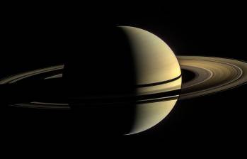 Imagen de Saturno y sus lunas, ahora el planeta con el mayor número de satélites en el Sistema Solar. FOTO: Europa Press