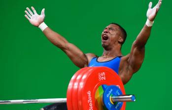 Óscar Figueroa después de ganar medalla de oro en Río 2016. FOTO AFP