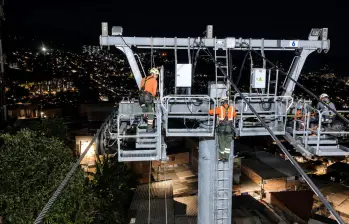 La empresa informó que durante la noche del lunes no fue posible recuperar la operación y que este martes tampoco se iniciará el servicio comercial. FOTO Metro de Medellín. 