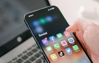 La versión del iPhone 17 de 256 GB es la única que no rebasa los $5 millones. El teléfono de 512 GB va a estar disponible desde los $5,8 millones. FOTO: Getty