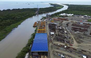 Las obras en Puerto Antioquia alcanzan para este mes un porcentaje de avance general del 68% y están proyectadas para culminarse entre marzo y abril de 2025. FOTO Manuel Saldarriaga Quintero