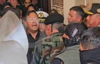 Momento del cara a cara entre Luis Arce y el general golpista, Juan José Zúñiga. FOTO CAPTURA DE PANTALLA