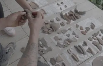 Fragmentos de cerámica, herramientas líticas y los abrigos rocosos donde fueron hallados componen el paisaje arqueológico de Jericó, ahora protegido por la comunidad como parte de su memoria ancestral. FOTO cortesía