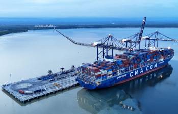 Para Puerto Antioquia, la llegada de una embarcación de estas dimensiones representa un avance en la consolidación de la terminal como infraestructura para el movimiento de carga contenerizada y su integración con los mercados internacionales. FOTO: Cortesía.