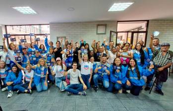 La alianza Medellín Cero Hambre ha entregado más de 2.749 vales alimentarios para que las familias puedan redimirlos en las tiendas de barrio. Foto: Cortesía