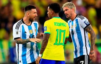 El choque entre Messi y Rorygo se produjo previo al inicio del partido. FOTO GETTY