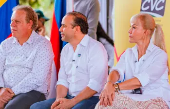 El presidente de la Federación Colombiana de Fútbol, Ramón Jesurúm, estuvo en el acto inaugural con el alcalde de Cali, Alejandro Éder y la gobernadora del Valle del Cauca, Dilian Francisca Toro. Foto: Cortesía FCF 