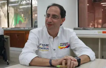 Restrepo aseguró que el nuevo gobierno dedicará los próximos cuatro años a “levantar la cabeza” del país. FOTO sebastian carvajal