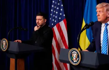 Vladímir Zelenski y Donald Trump se reunieron este domingo en Florida. FOTO: AFP 