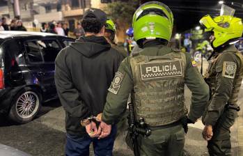 En la redada fueron inspeccionados los antecedentes de más de 700 personas. En la imagen, una de las 21 personas capturadas. FOTO: Cortesía Secretaría de Seguridad de Medellín