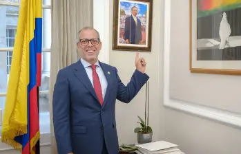 Alfredo Saade, jefe del Despacho Presidencial, planteó en sus redes sociales la posibilidad de la reelección de Gustavo Petro. foto, Ovidio González, Presidencia.