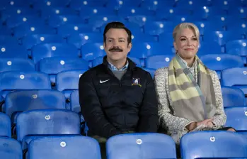 Estos son Jason Sudeikis y Hannah Waddingham, quienes interpretan a Ted Lasso y a Rebecca Welton en la serie que completa ya cuatro temporadas. FOTO: Cortesía Apple TV
