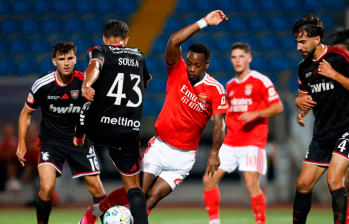 Jhon Durán busca consolidarse en el Benfica de Portugal. FOTO AFP