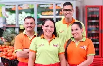 En la foto, colaboradores de Tiendas Ara. FOTO: Cortesía Magneto Empleos