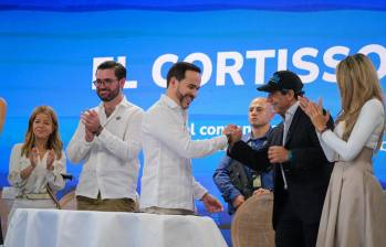En el evento participaron el alcalde de Barranquilla, Alejandro Char; Nicolás Gómez, jefe de Despacho de Presidencia; y la ministra de Transporte, Elsa Noguera. Foto: Presidencia.