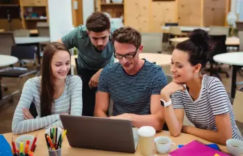 Estudiantes en Medellín, Bogotá, Cali y otras ciudades pueden encontrar prácticas en empresas líderes de Colombia para 2026-1. FOTO: GETTY