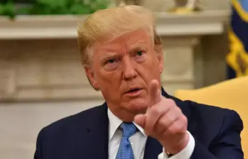 La fiscal general de EE. UU. Pam Bondi, que está bajo la dirección del presidente Trump, presentó cargos por narcotráfico contra Nicolás Maduro y varios de sus principales colaboradores, al tiempo que ofreció recompensas millonarias por su captura. FOTO: AFP