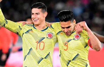James Rodríguez y Radamel Falcao garcía se solidarizaron con los afectados por el terremoto en Colombia. FOTO ARCHIVO FCF