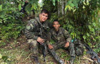 Tropas de la Primera División del Ejército encontraron con vida al soldado Andrés Casterbondo Macías tras seis días de búsqueda en el Nordeste antioqueño. FOTO cortesía Ejército Nacional