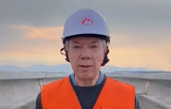 Juan Manuel Santos durante su aparición en un video publicado en sus redes sociales. FOTO: X @JuanManSantos