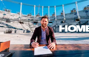 El futbolista argentino Lionel Messi firmó su contrato en medio de las obras del estadio Freedom Park, que será inaugurado en poco tiempo. Foto: Tomada del x de @InterMiamiFc