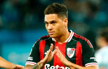 Juan Fernando Quintero ingresó en el segundo tiempo y le dio un nuevo aire a su equipo, pero este se descuidó a final y cayó ante Racing, en el que el volante antioqueño jugó años atrás. FOTO GETTY