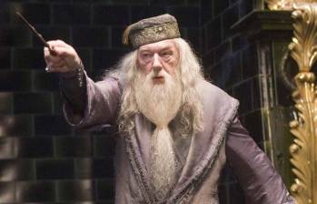 Albus Dumbledore es considerado el mago más popular de su época en el mundo de Harry Potter, historia creada por J. K. Rowling. FOTO: Cortesía