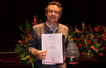 Alejandro Posada Gómez es el fundador de Iberacademy y el primer colombiano en ocupar el cargo de director titular en una orquesta de Europa. Foto: Cortesía Iberacademy.