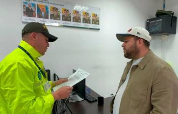 El sospechoso fue capturado en el aeropuerto de Rionegro y era requerido en extradición según la Policía. FOTO: Cortesía