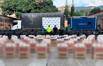 Las autoridades incautaron en las últimas dos semanas más de 300.000 cajetillas de cigarrillos de contrabando provenientes de Paraguay, China y Corea del Sur. FOTO: CORTESÍA POLICÍA FISCAL Y ADUANERA