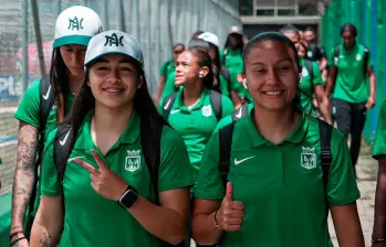 En la imagen aparece el plantel femenino de Atlético Nacional. FOTO @naloficialfem