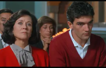 Un muy joven Antonio Banderas en la cinta Matador. FOTO Cortesía