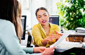 Las empresas buscan fortalecer sus estrategias digitales con nuevos talentos en mercadeo, diseño y comunicación. FOTO: GETTY