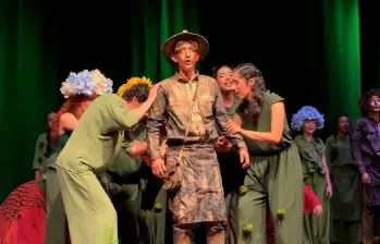 La obra cuenta con 30 niños y jóvenes en escena. FOTO: Cortesía Fundación Sirenaica