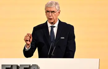 Arsène Wenger, director de Desarrollo del Fútbol de la FIFA, calificó como “absolutamente necesaria” la decisión de retirar el proyecto que buscaba abrir el Mundial a inversores privados. FOTO AFP