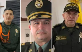 El Gobierno formalizó el regreso al servicio activo de los mayores generales Alejandro Barrera, Norberto Mujica y Ricardo Alarcón, quienes asumirán la Dirección, Subdirección y Jefatura Nacional del Servicio de Policía. FOTO: POLICÍA.