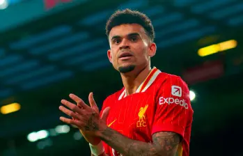 Luis Díaz todavía no define su futuro con el Liverpool, y no se sabe si continuará o no en el conjunto inglés. FOTO LIVERPOOL FC