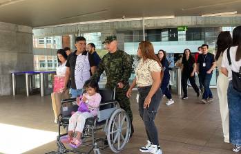 La cirugía reconstructiva de Luz María se realizó el pasado 14 de mayo en el Hospital San Vicente Fundación de Rionegro, Oriente antioqueño. El tumor, que era benigno, fue retirado con éxito. FOTO CORTESÍA.