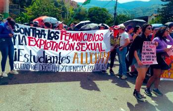 Colectivos feministas se movilizaron en Medellín. FOTO TOMADA DE X (@Estamos_Listas).