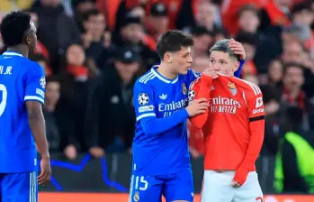 El nuevo cambio en la normativa Fifa se produce luego de que el argentino del Benfica, Gianluca Prestianni, insultara supuestamente al brasileño Vinícius, del Real Madrid. FOTO AFP