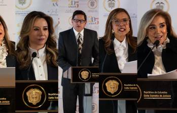 De izquierda a derecha: Adriana Cecilia Alarcón Gallego, Andrea Nataly Bermúdez Sánchez, Javier Fernando Fonseca Alvarado, Patricia del Socorro Hernández Zambrano, Susana Quiroz Hernández. Foto: Corte Suprema.