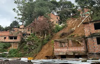 Algunos de los inmuebles y estructuras que serán demolidos en Villatina. FOTO: Cortesía