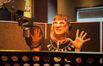 Andrea Echeverri en la grabación de La teta pirata, canción con la que confesó su cáncer de seno. FOTO Colprensa