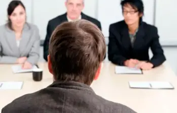 Harvard recomienda proyectar ambición y conocer bien la empresa para tener éxito en la entrevista. FOTO: GETTY