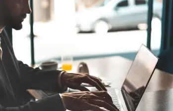 Expertos recomiendan fortalecer el perfil profesional y conectar con la cultura de las empresas. FOTO: Getty